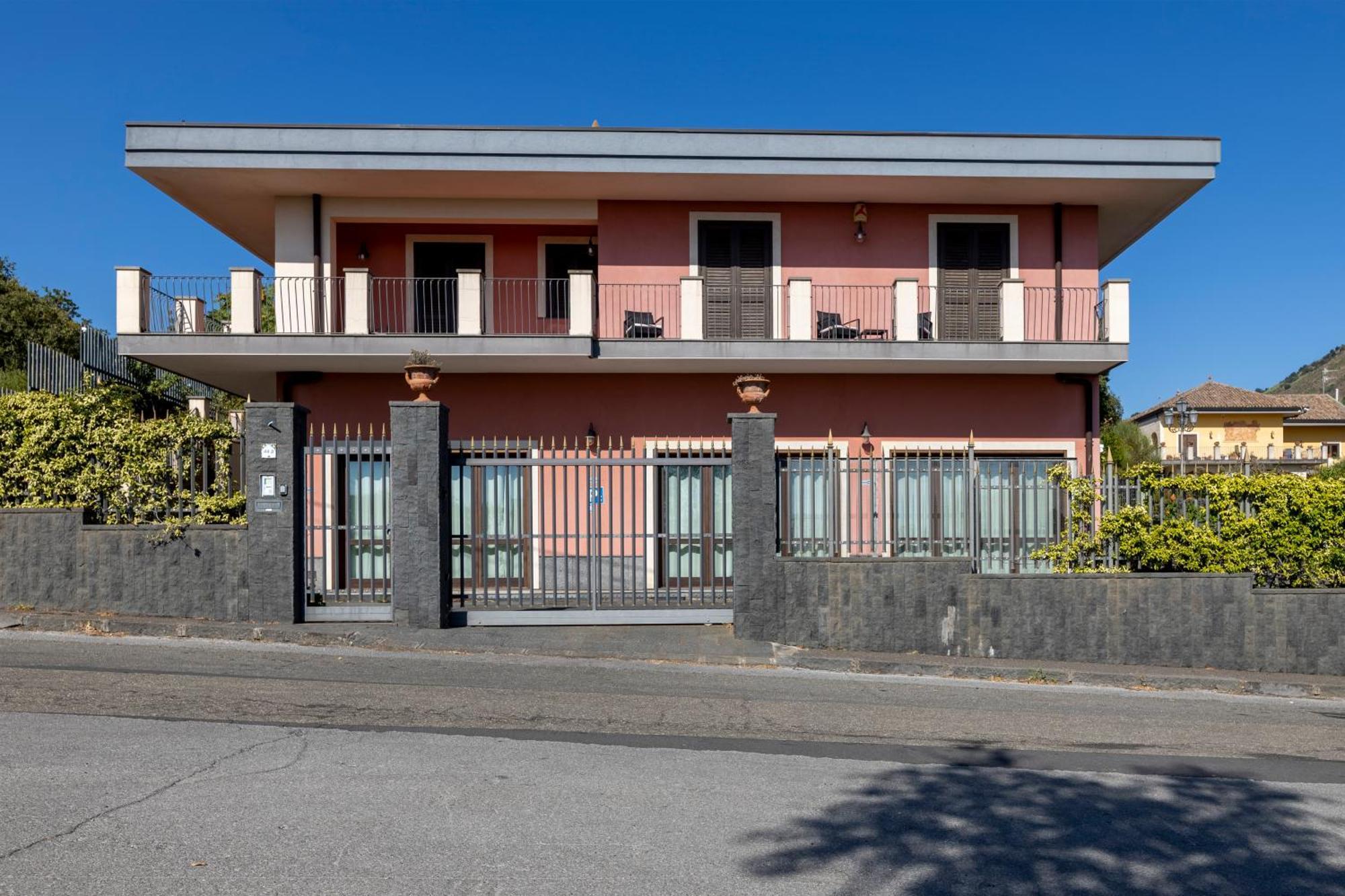 Villa Vulcano, Tra L'Etna E Il Mare Zafferana Etnea Exterior photo